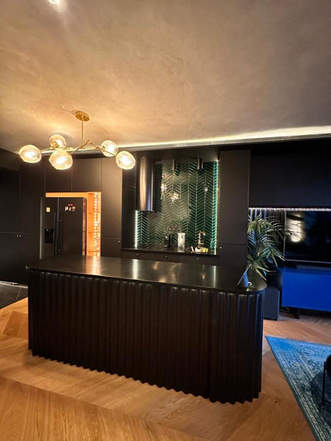 Апартаменти Skyline Elegance With Free Parking Братислава Екстер'єр фото