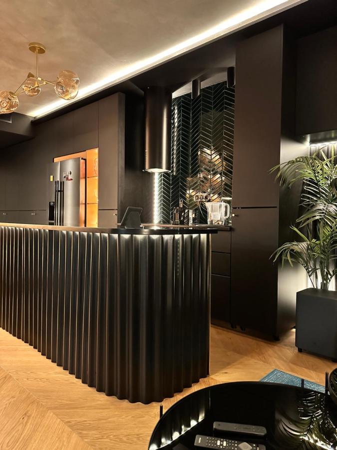 Апартаменти Skyline Elegance With Free Parking Братислава Екстер'єр фото