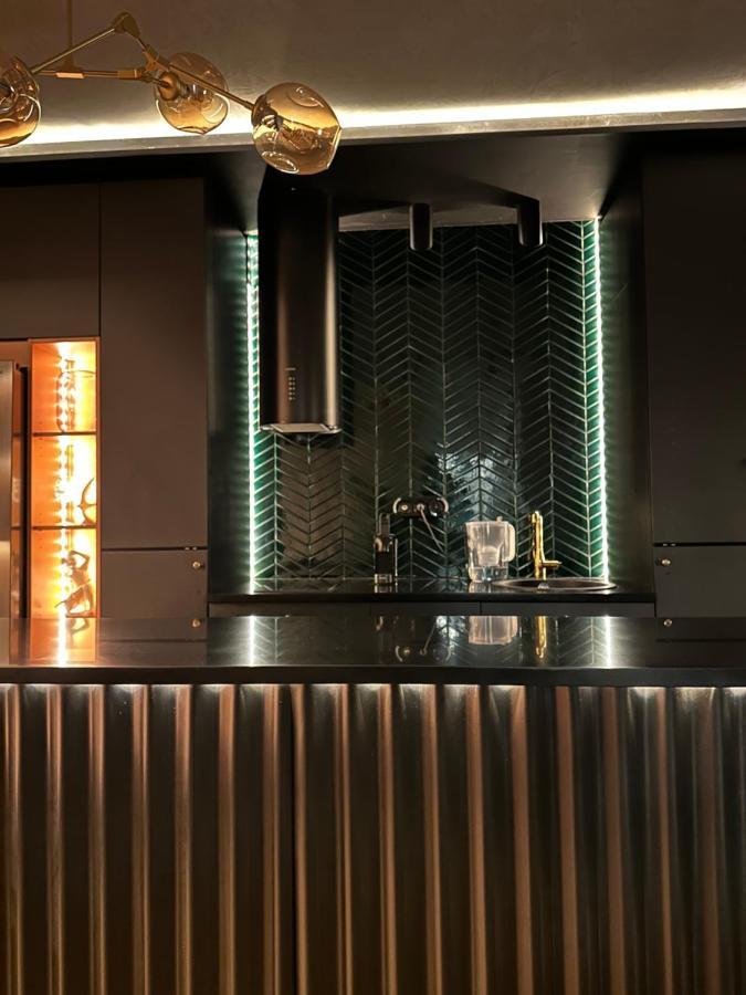 Апартаменти Skyline Elegance With Free Parking Братислава Екстер'єр фото