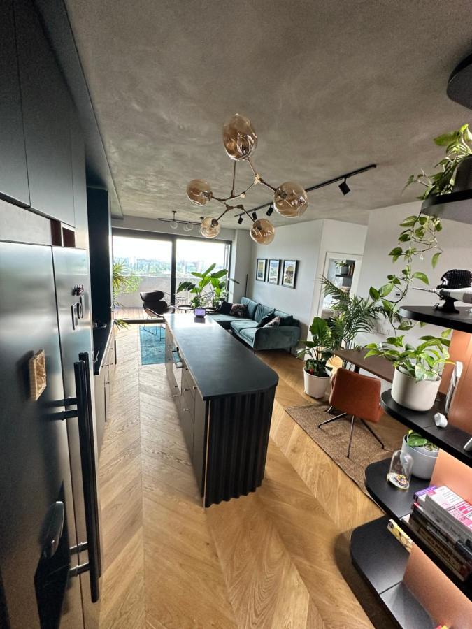 Апартаменти Skyline Elegance With Free Parking Братислава Екстер'єр фото
